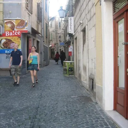 Split Central Guesthouse Pensjonat 3*