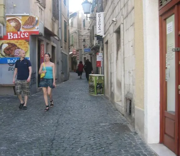 Split Central Guesthouse Pensjonat 3*