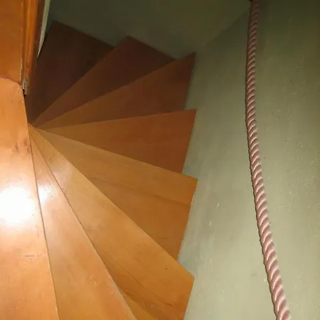 Split Central Guesthouse 게스트하우스